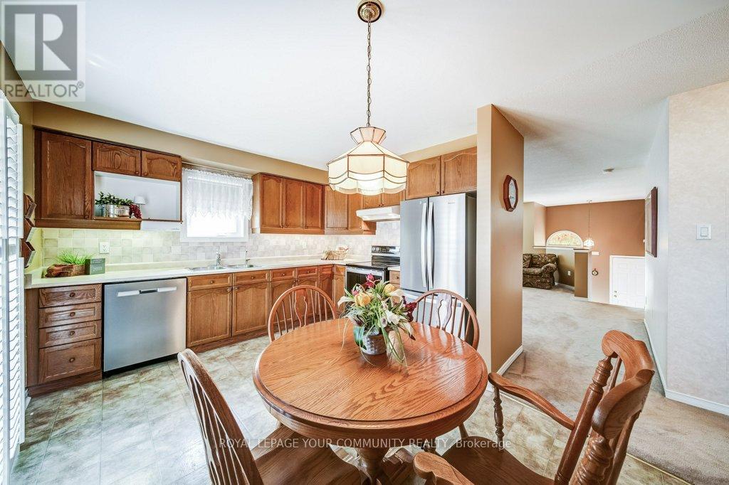 106 Burnaby Drive, Georgina, Ontario  L4P 3Y6 - Photo 14 - N12346035