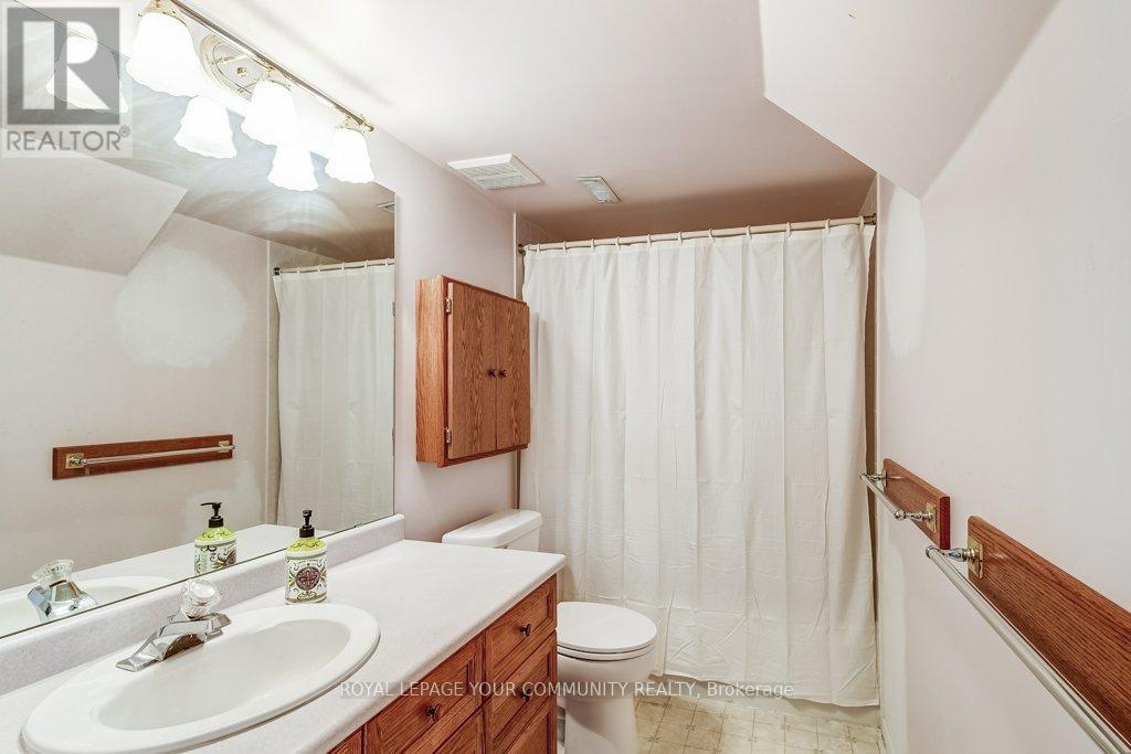 106 Burnaby Drive, Georgina, Ontario  L4P 3Y6 - Photo 33 - N12346035