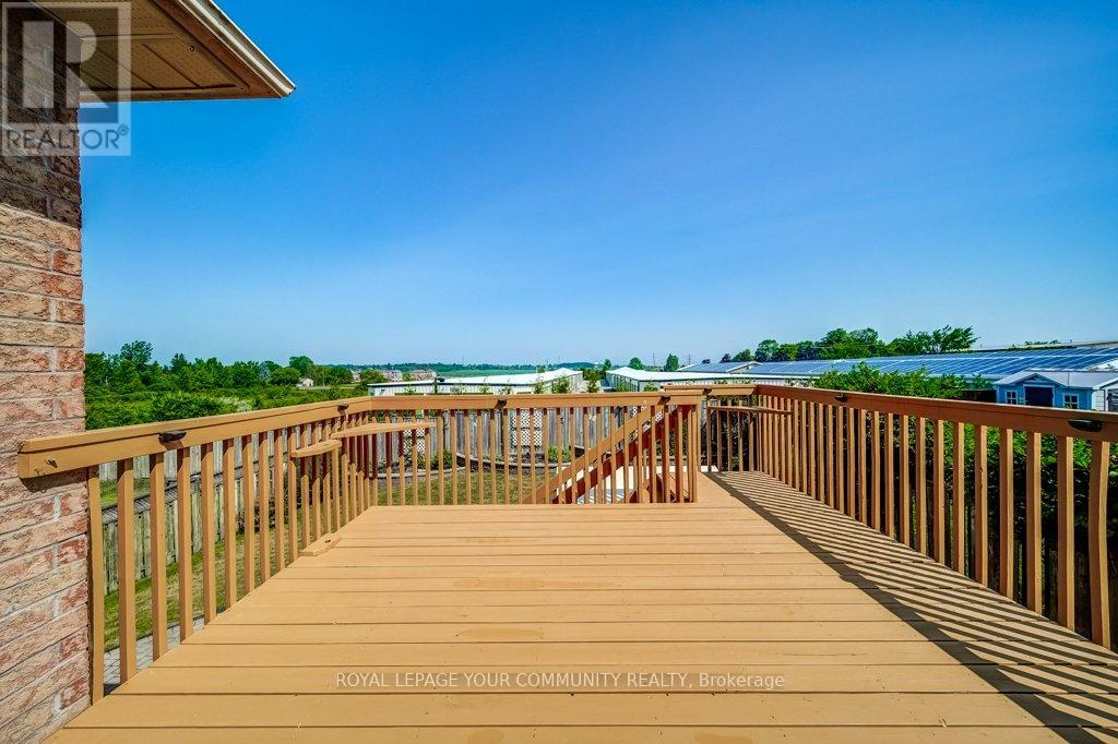 106 Burnaby Drive, Georgina, Ontario  L4P 3Y6 - Photo 47 - N12346035