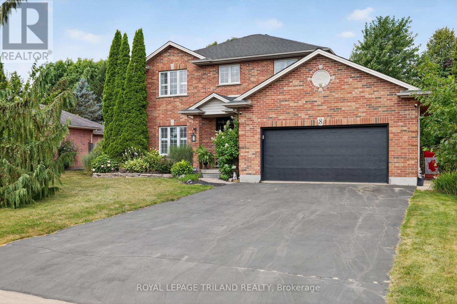 8 Wingreen Lane, Middlesex Centre, Ontario  N0L 1R0 - Photo 1 - X12346104