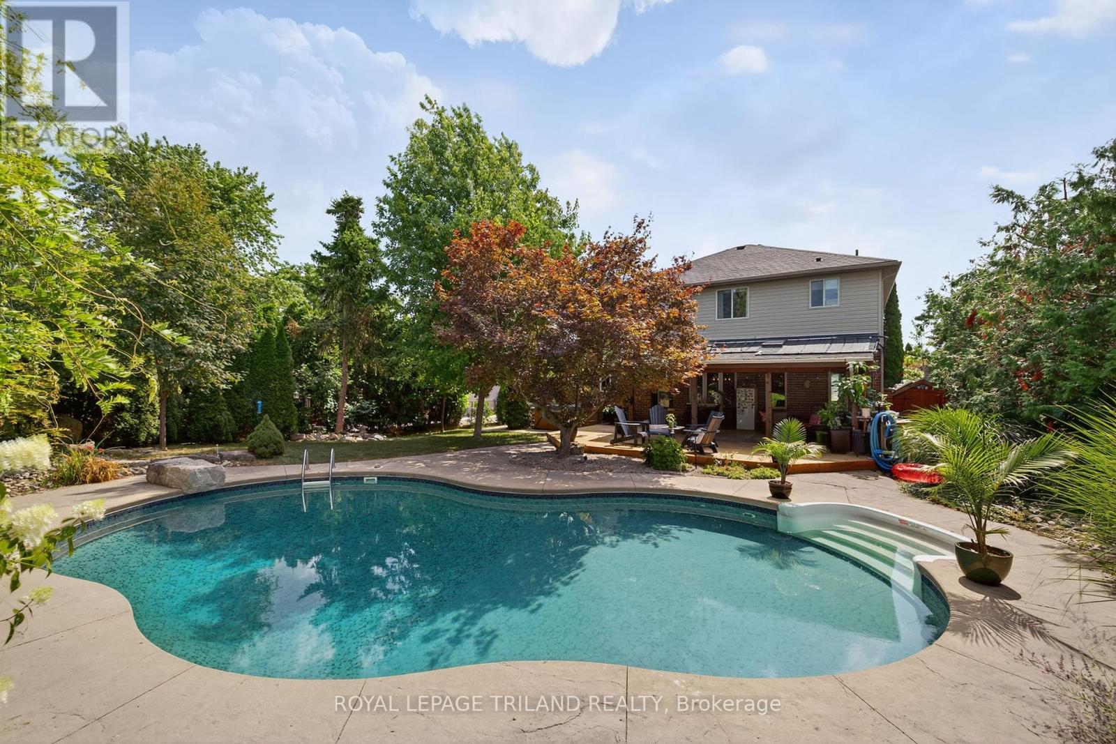 8 Wingreen Lane, Middlesex Centre, Ontario  N0L 1R0 - Photo 40 - X12346104