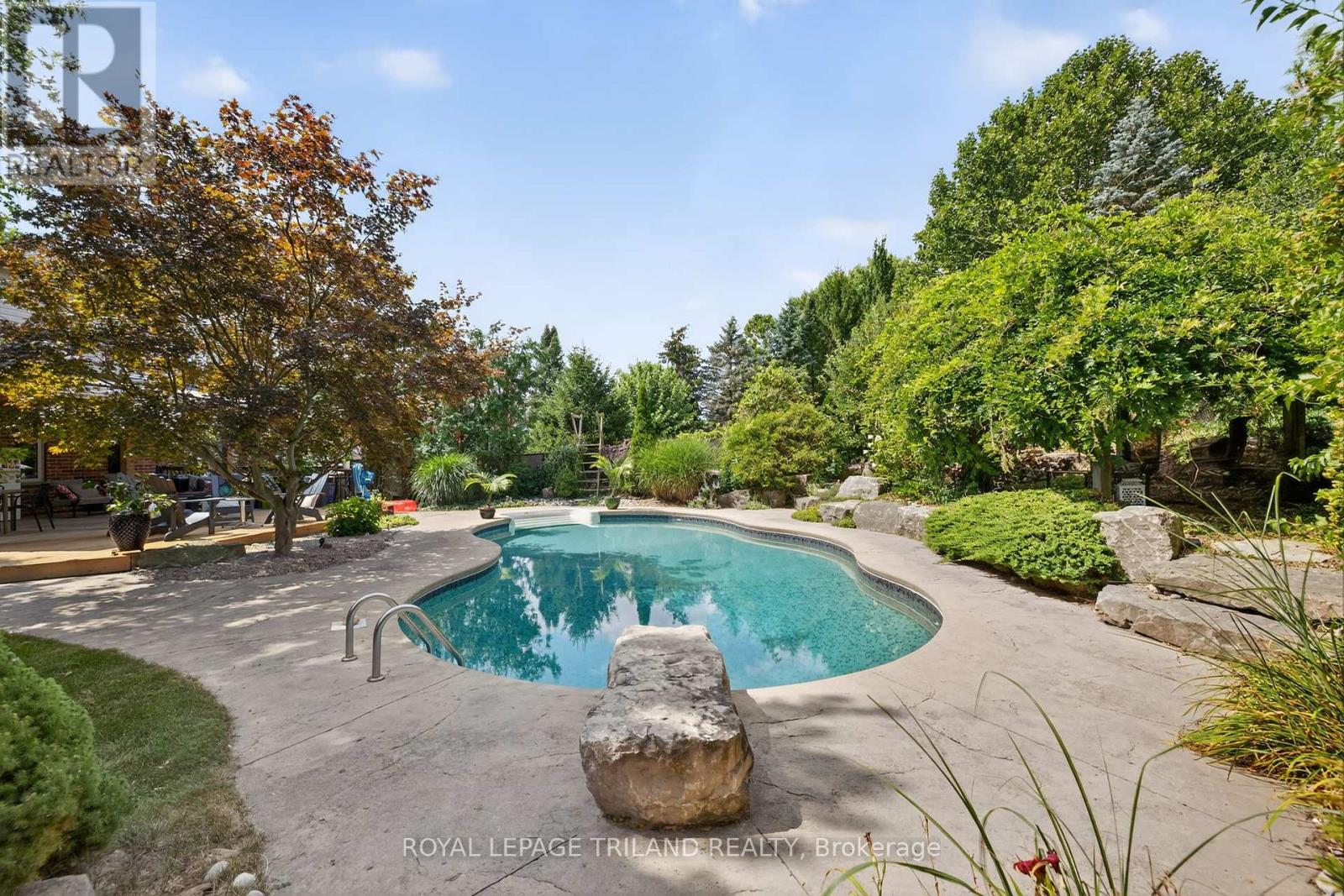 8 Wingreen Lane, Middlesex Centre, Ontario  N0L 1R0 - Photo 42 - X12346104