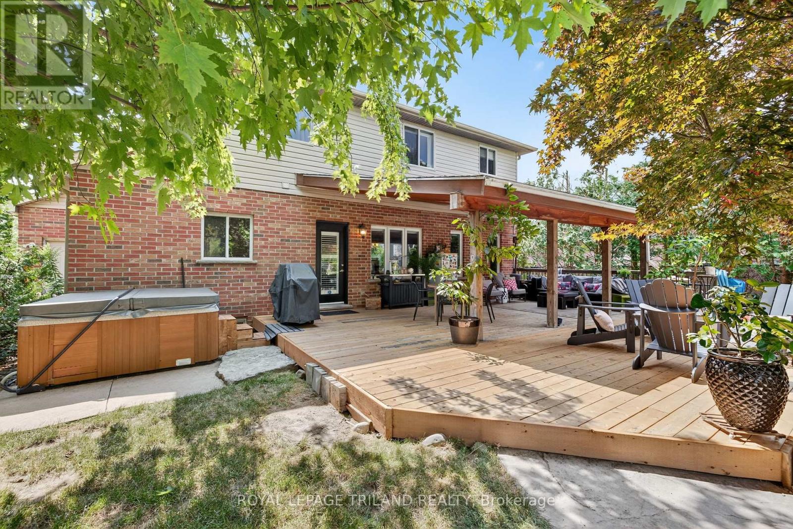 8 Wingreen Lane, Middlesex Centre, Ontario  N0L 1R0 - Photo 45 - X12346104