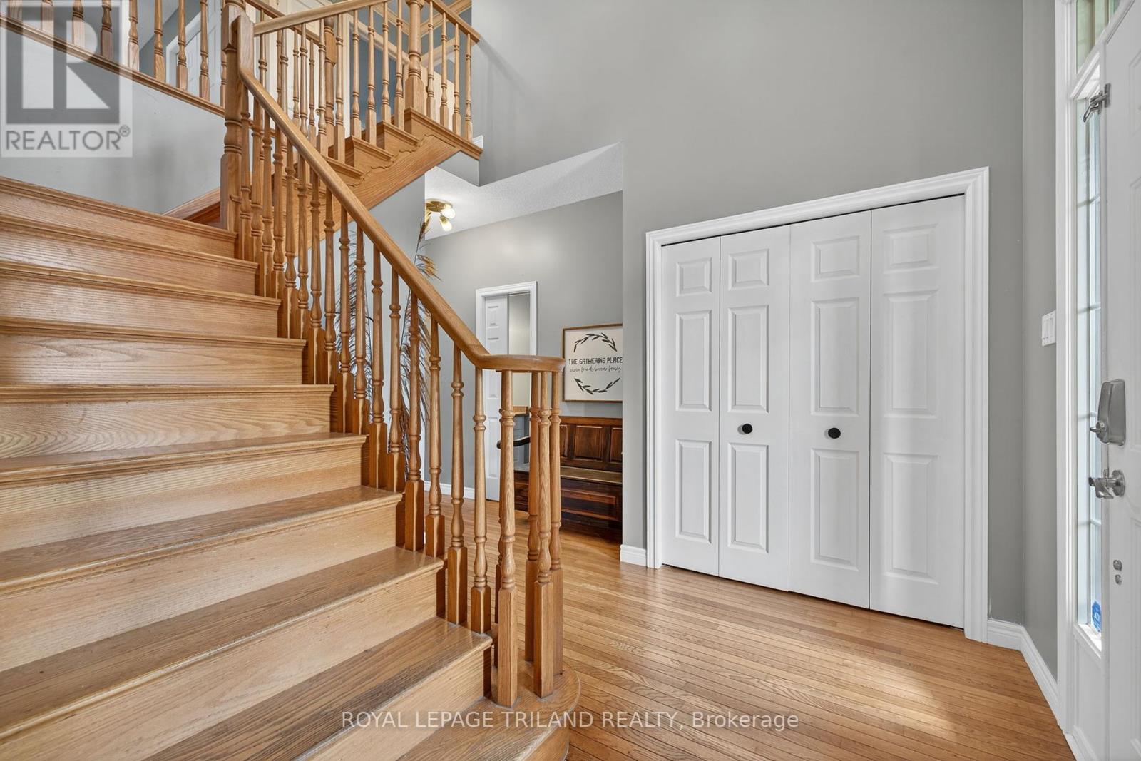 8 Wingreen Lane, Middlesex Centre, Ontario  N0L 1R0 - Photo 5 - X12346104