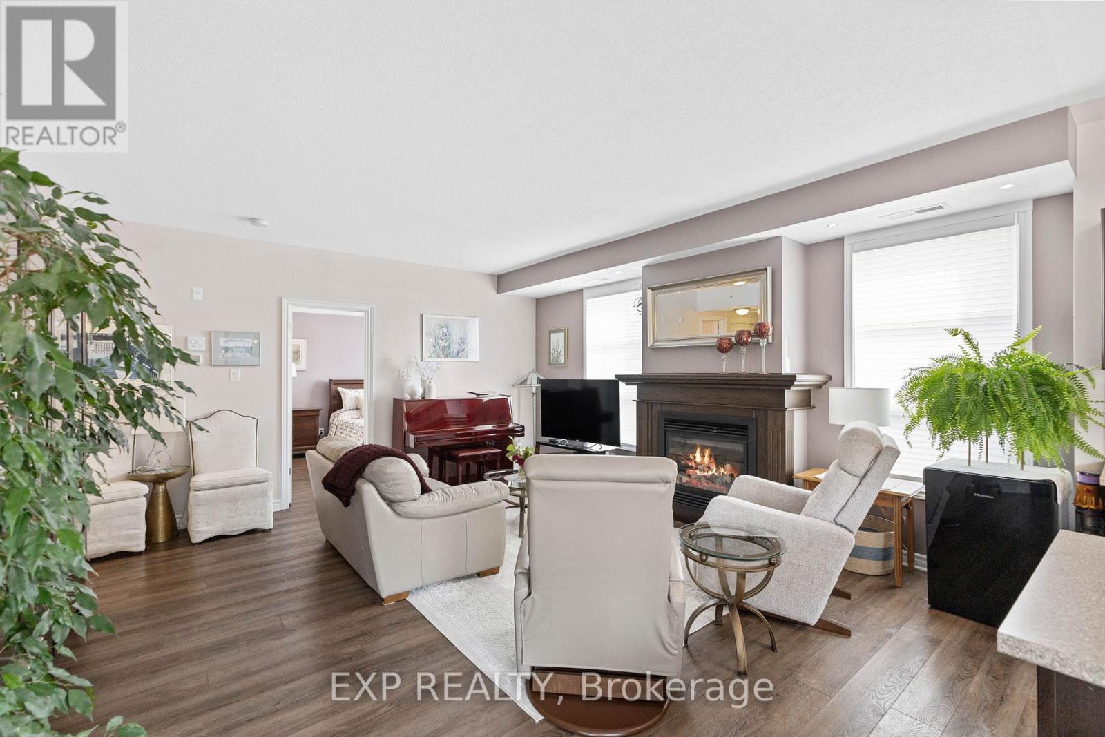 304 - 100 Montblanc Private, Ottawa, Ontario K1C 0B2 - Photo 10 - X12346093