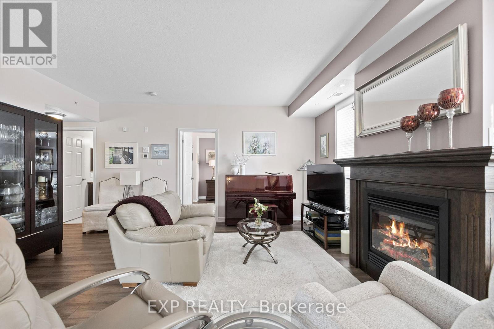 304 - 100 Montblanc Private, Ottawa, Ontario K1C 0B2 - Photo 11 - X12346093