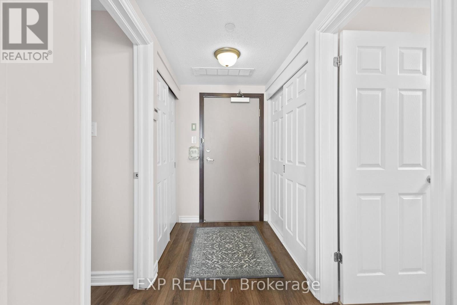 304 - 100 Montblanc Private, Ottawa, Ontario K1C 0B2 - Photo 4 - X12346093