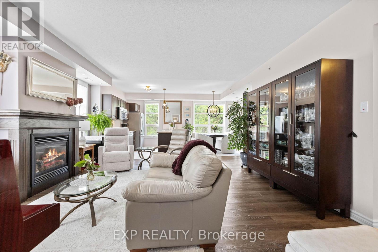 304 - 100 Montblanc Private, Ottawa, Ontario K1C 0B2 - Photo 7 - X12346093