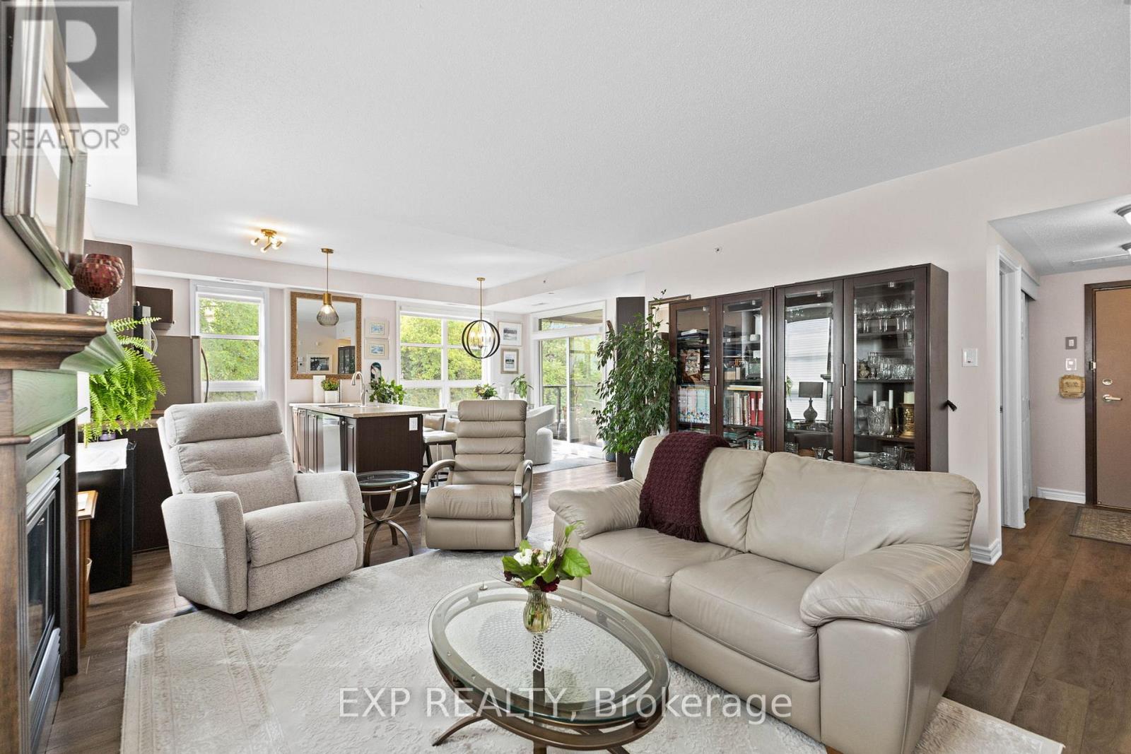 304 - 100 Montblanc Private, Ottawa, Ontario K1C 0B2 - Photo 9 - X12346093