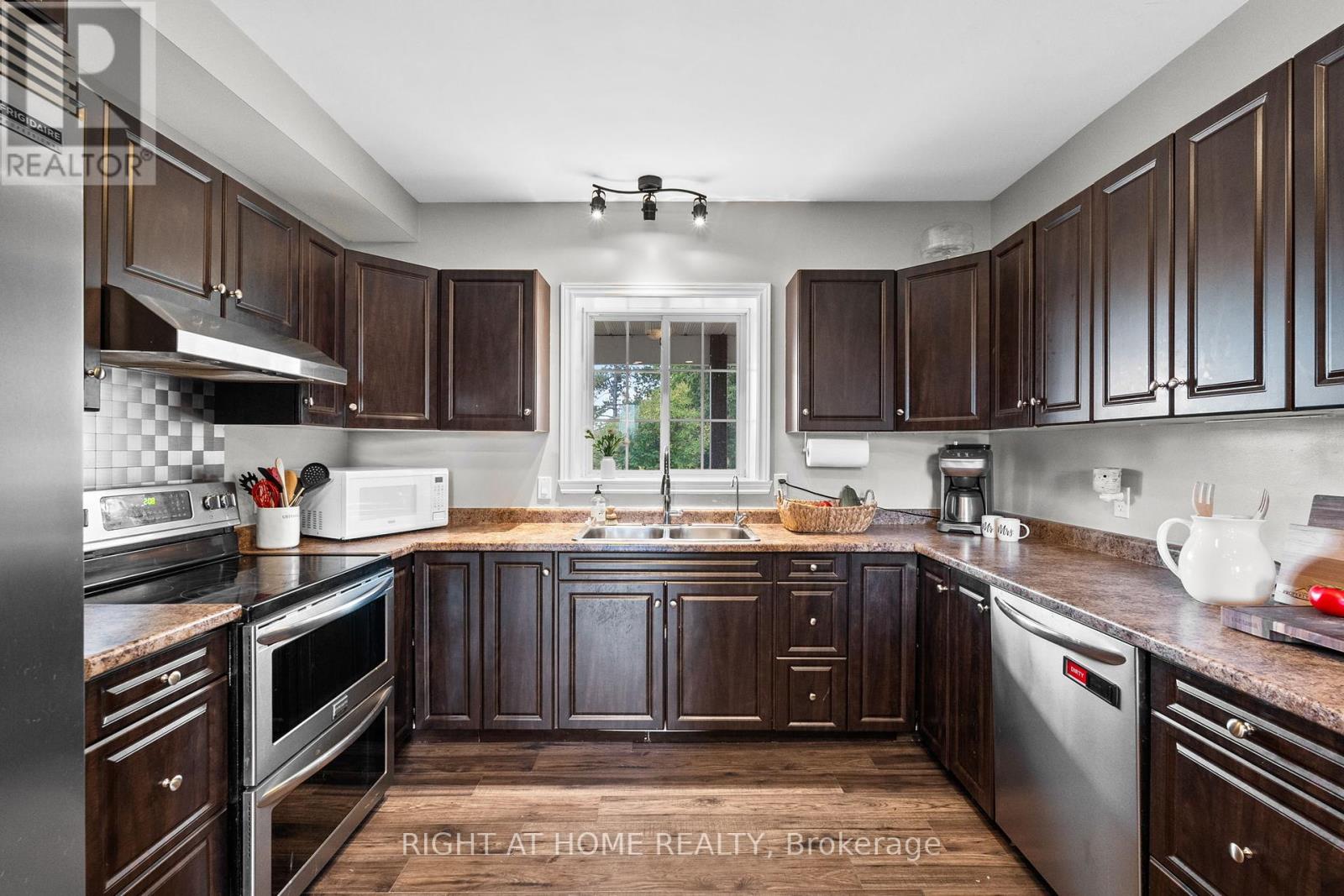 15365 Ashburn Road, North Stormont, Ontario  K0C 1G0 - Photo 7 - X12346105