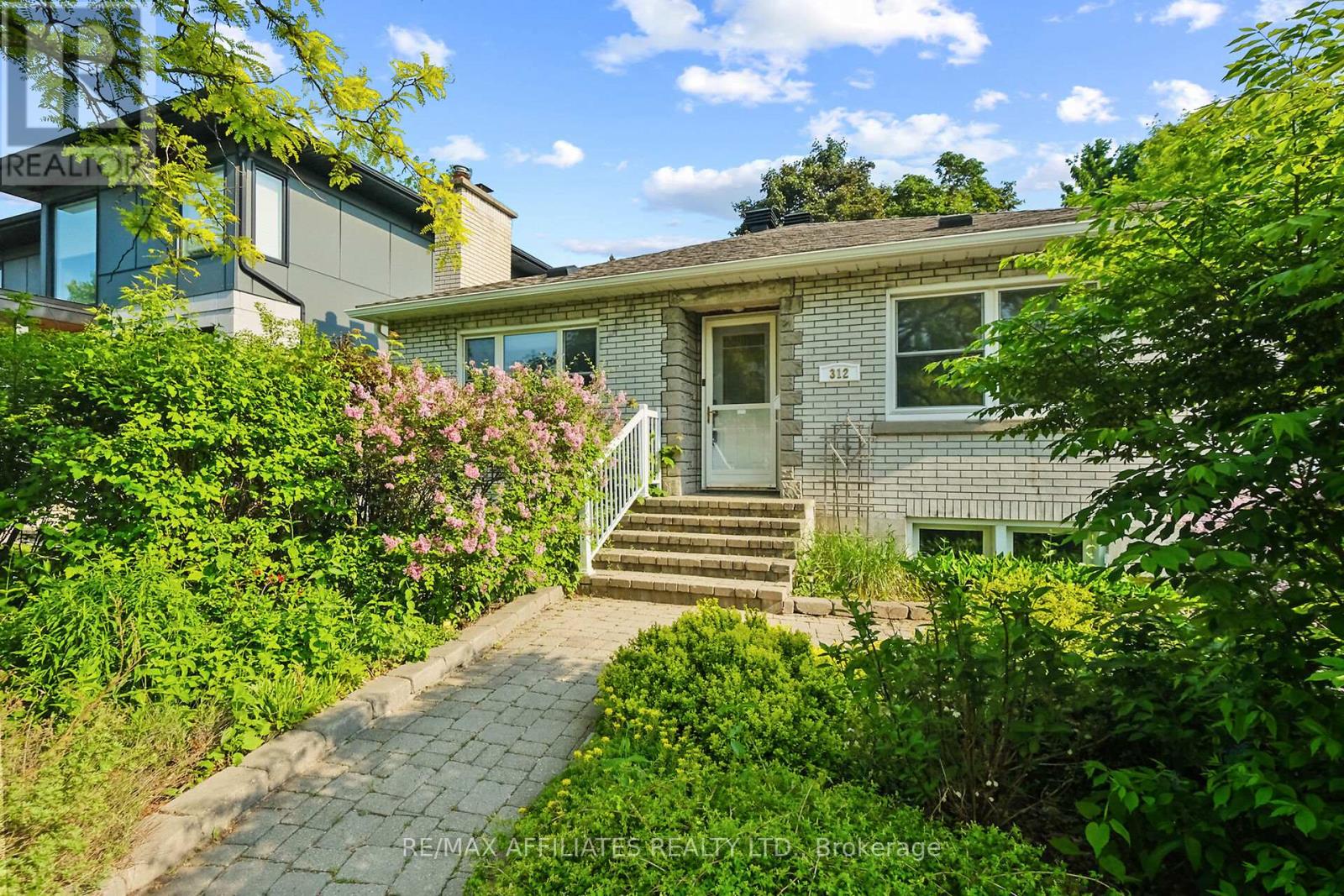 312 Mountbatten Avenue, Ottawa, Ontario  K1H 5W3 - Photo 2 - X12346023