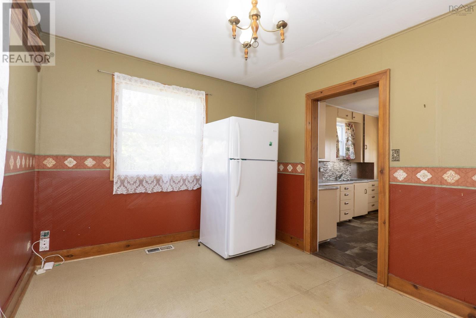 94 Mcfarlane Street, Springhill, Nova Scotia  B0M 1X0 - Photo 14 - 202520498
