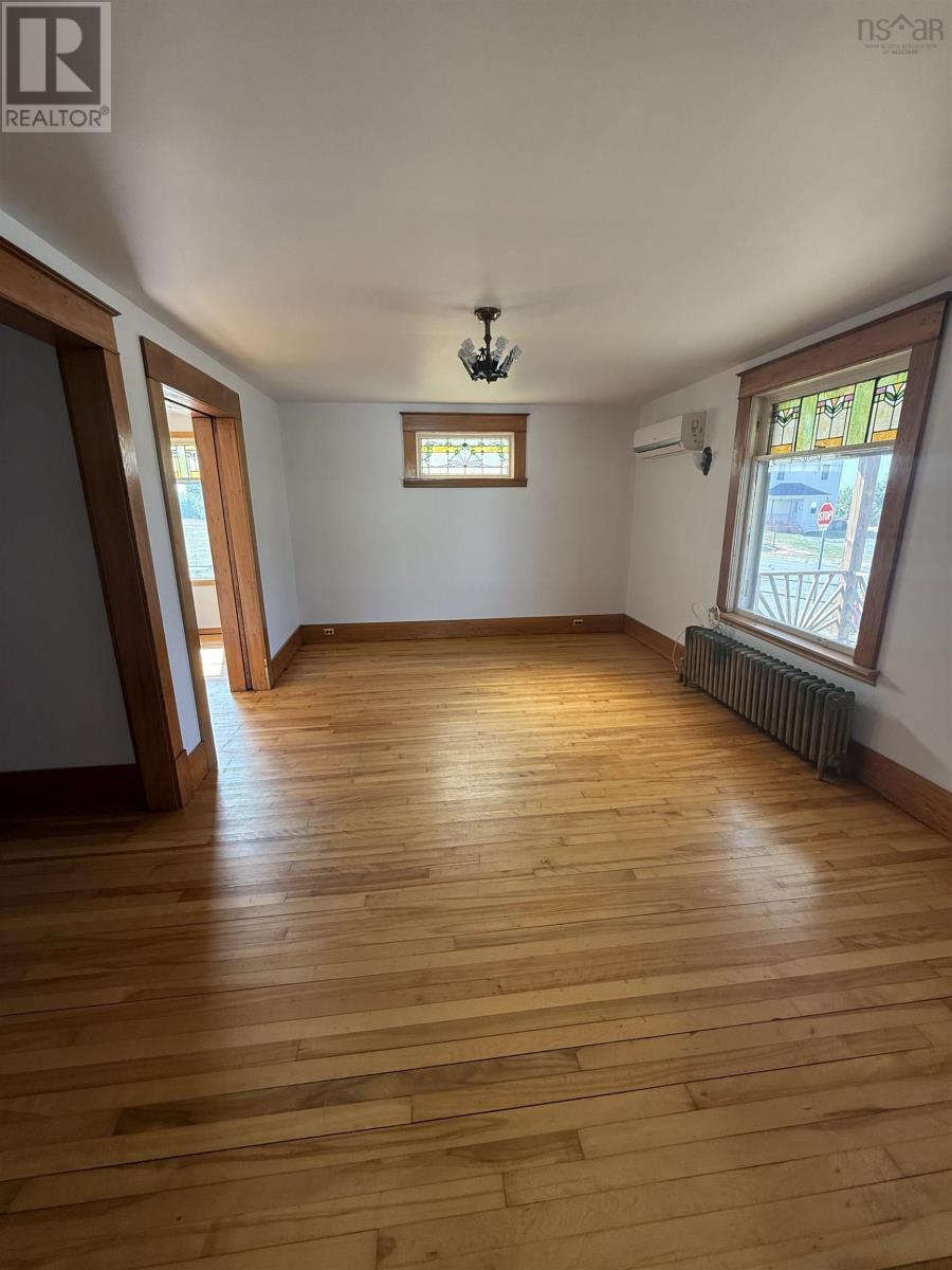 126 Broadway Street, Whitney Pier, Nova Scotia  B1N 2Y8 - Photo 10 - 202520663
