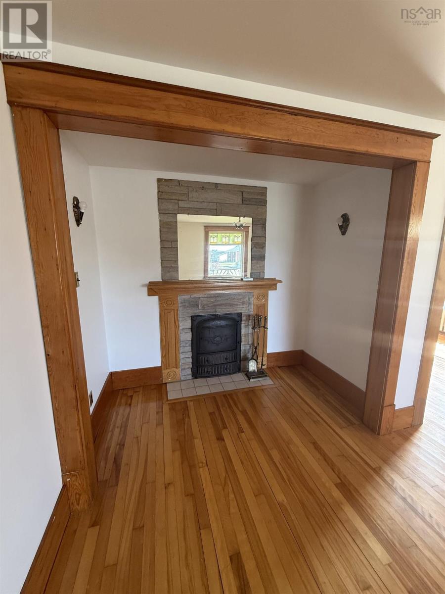 126 Broadway Street, Whitney Pier, Nova Scotia  B1N 2Y8 - Photo 12 - 202520663