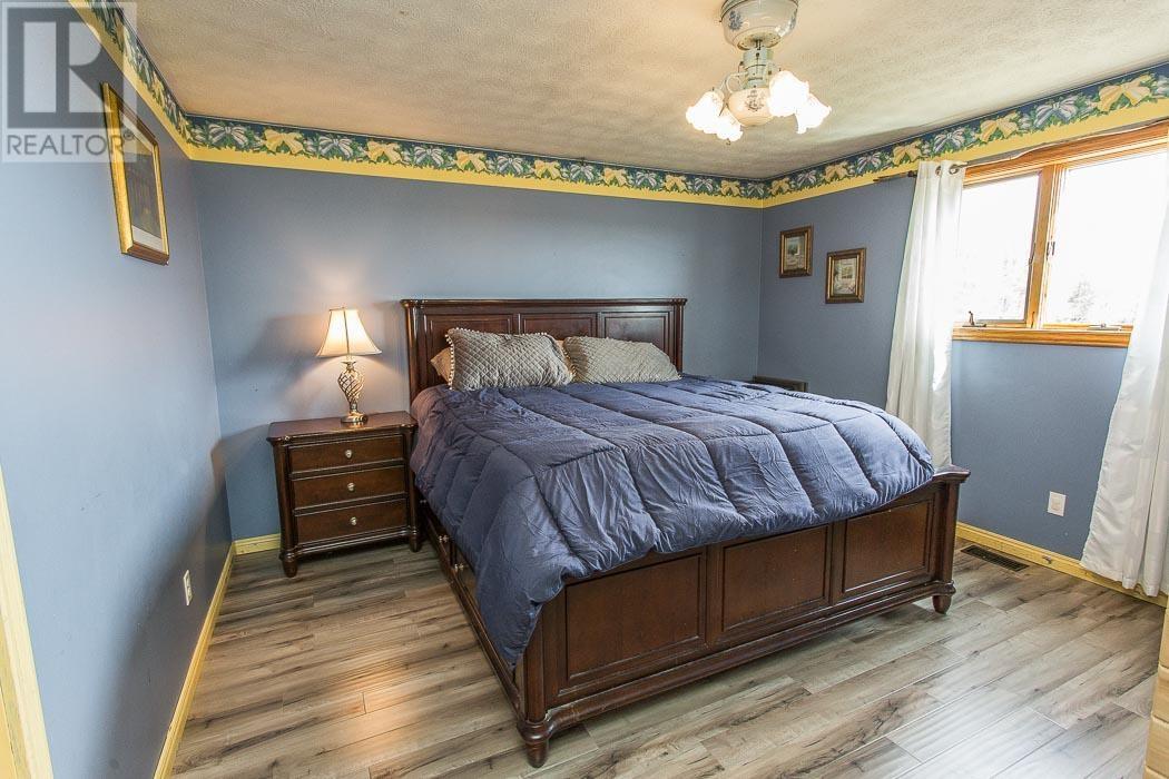 736 Pioneer Rd, Huron Shores, Ontario  P0R 1H0 - Photo 18 - SM251008
