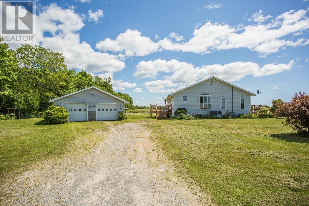 736 Pioneer Rd, Huron Shores, Ontario  P0R 1H0 - Photo 30 - SM251008