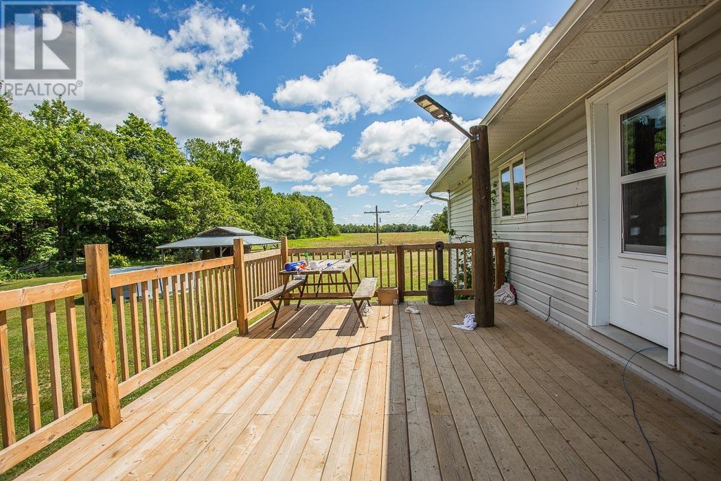 736 Pioneer Rd, Huron Shores, Ontario  P0R 1H0 - Photo 32 - SM251008