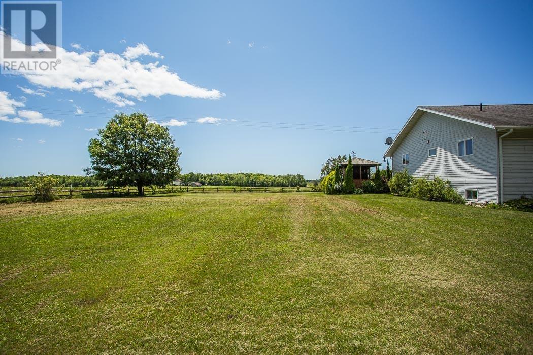 736 Pioneer Rd, Huron Shores, Ontario  P0R 1H0 - Photo 37 - SM251008