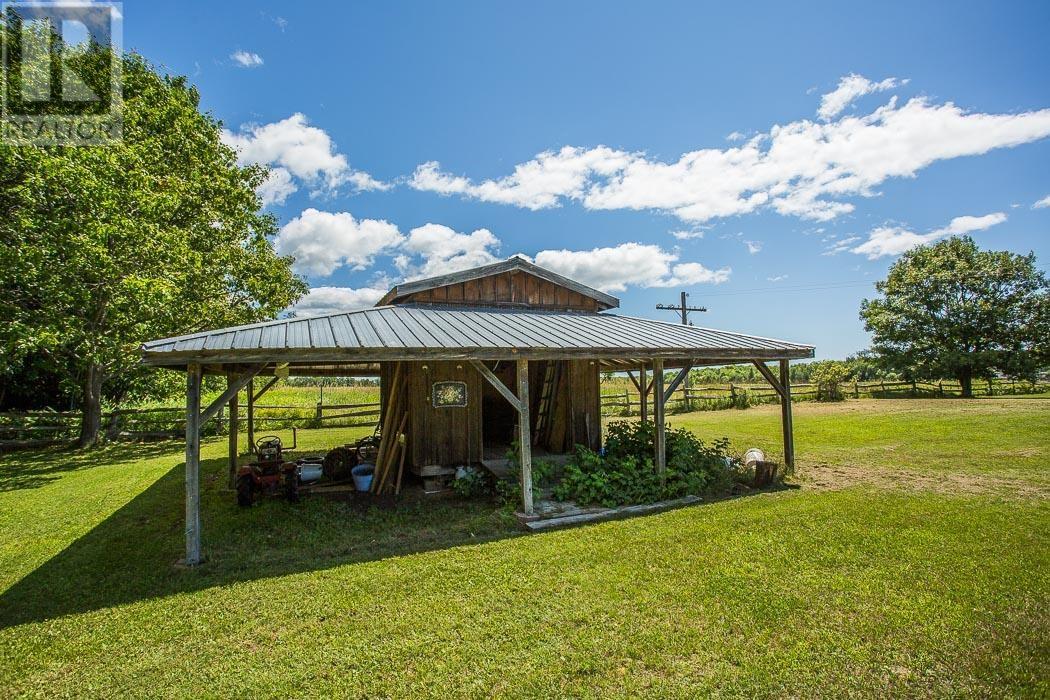 736 Pioneer Rd, Huron Shores, Ontario  P0R 1H0 - Photo 35 - SM251008