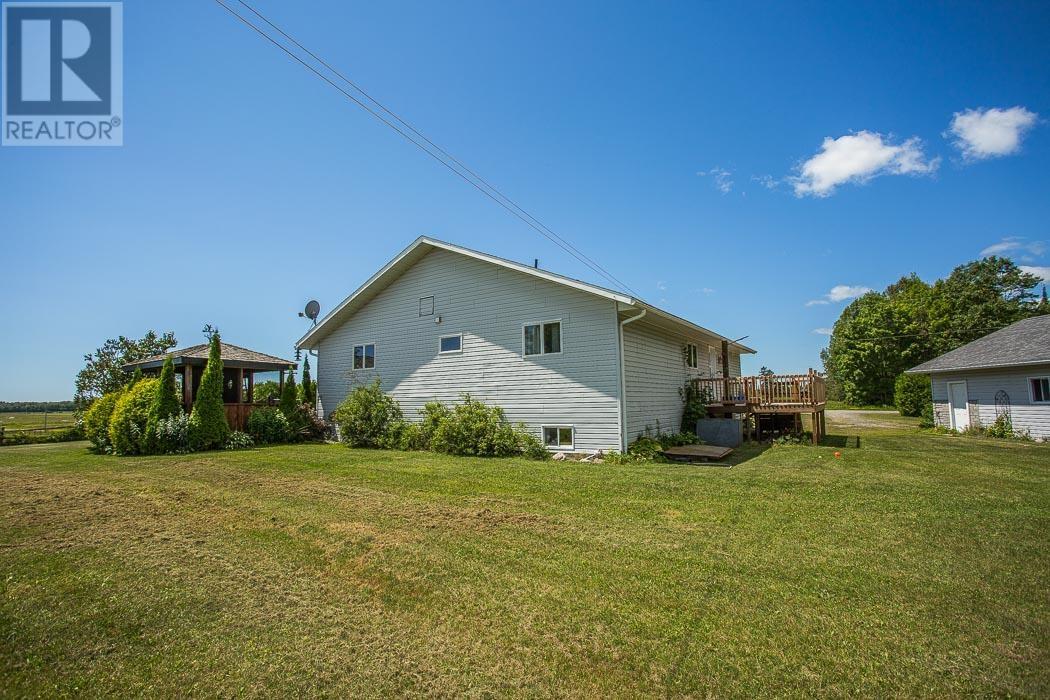736 Pioneer Rd, Huron Shores, Ontario  P0R 1H0 - Photo 38 - SM251008