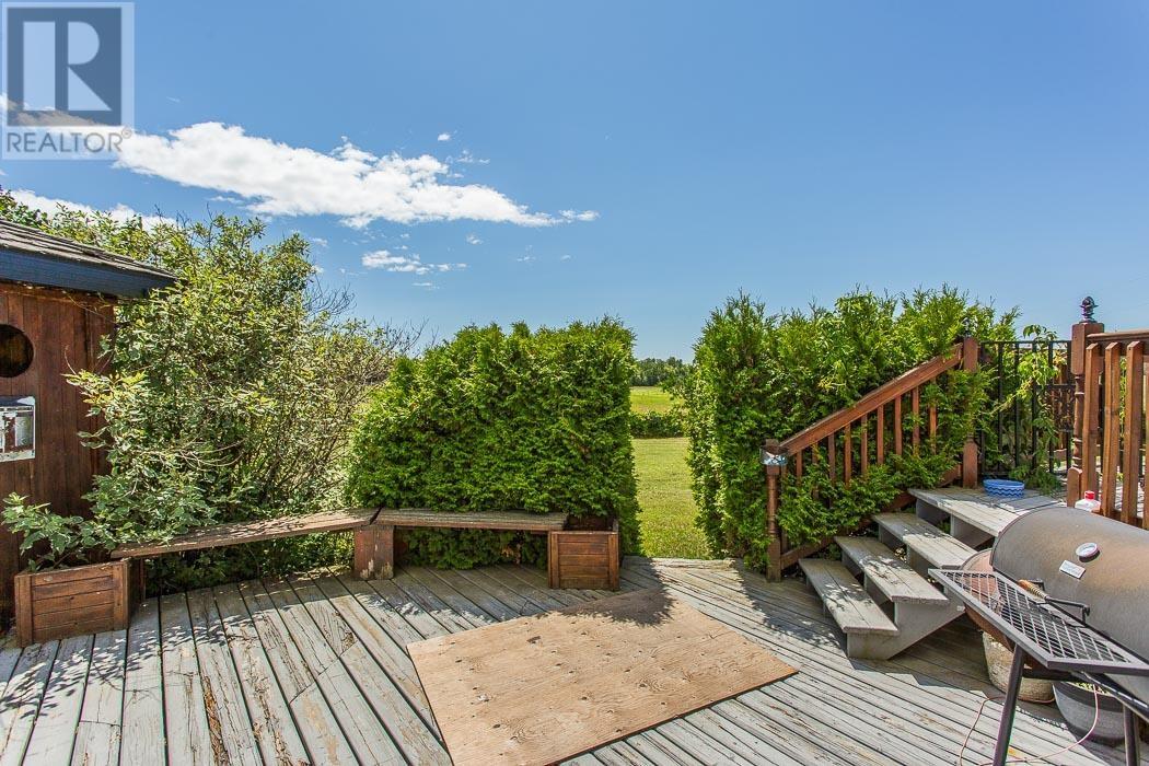 736 Pioneer Rd, Huron Shores, Ontario  P0R 1H0 - Photo 46 - SM251008
