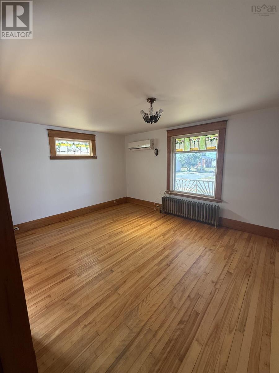 126 Broadway Street, Whitney Pier, Nova Scotia  B1N 2Y8 - Photo 9 - 202520663