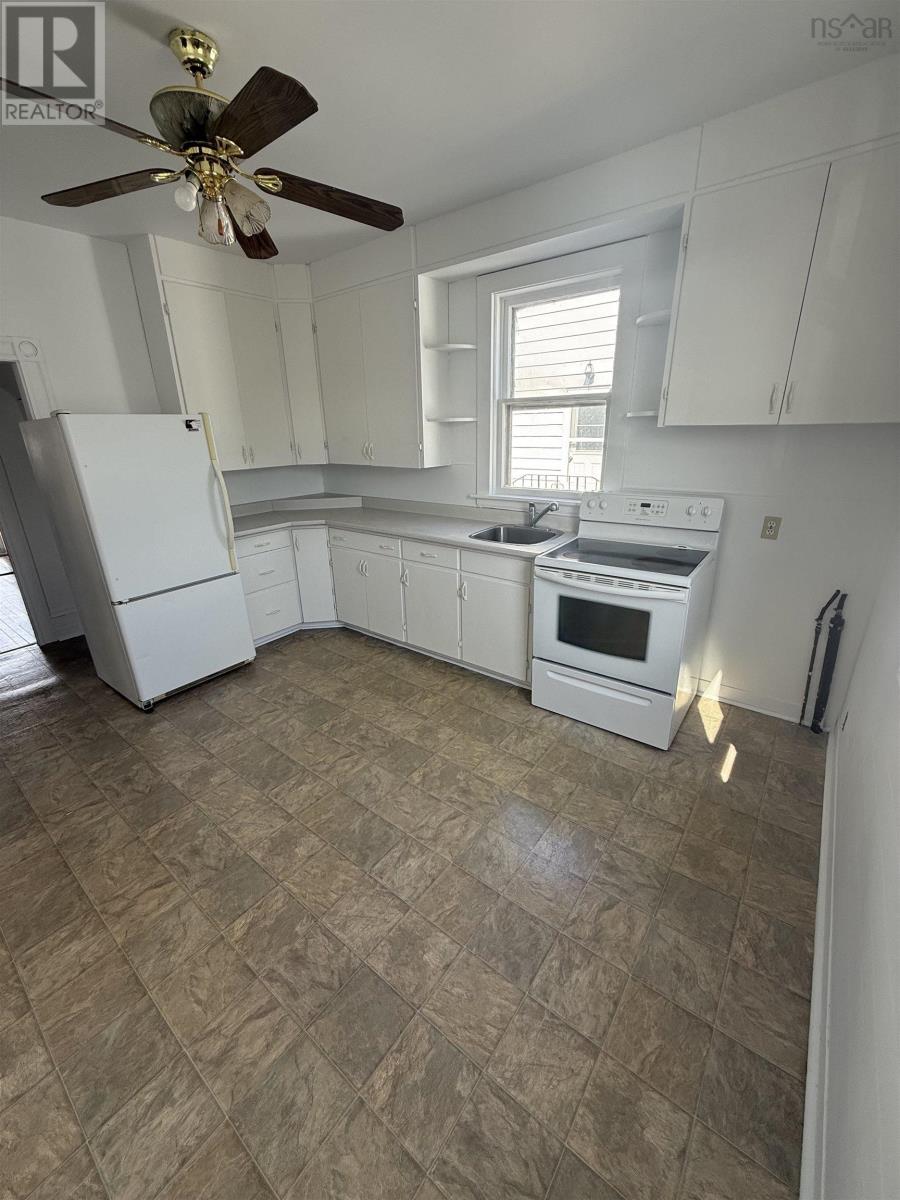 126 Broadway Street, Whitney Pier, Nova Scotia  B1N 2Y8 - Photo 5 - 202520663