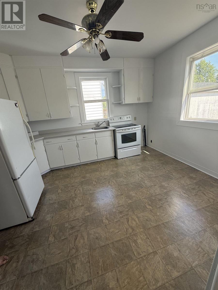 126 Broadway Street, Whitney Pier, Nova Scotia  B1N 2Y8 - Photo 6 - 202520663
