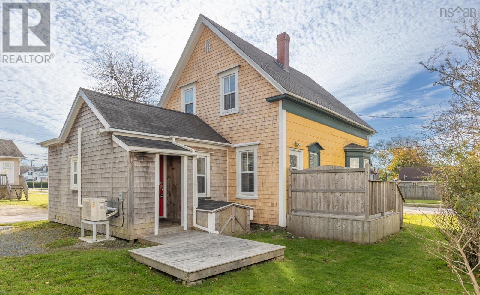 24 Albert Street, Yarmouth, Nova Scotia  B5A 2M9 - Photo 4 - 202500060
