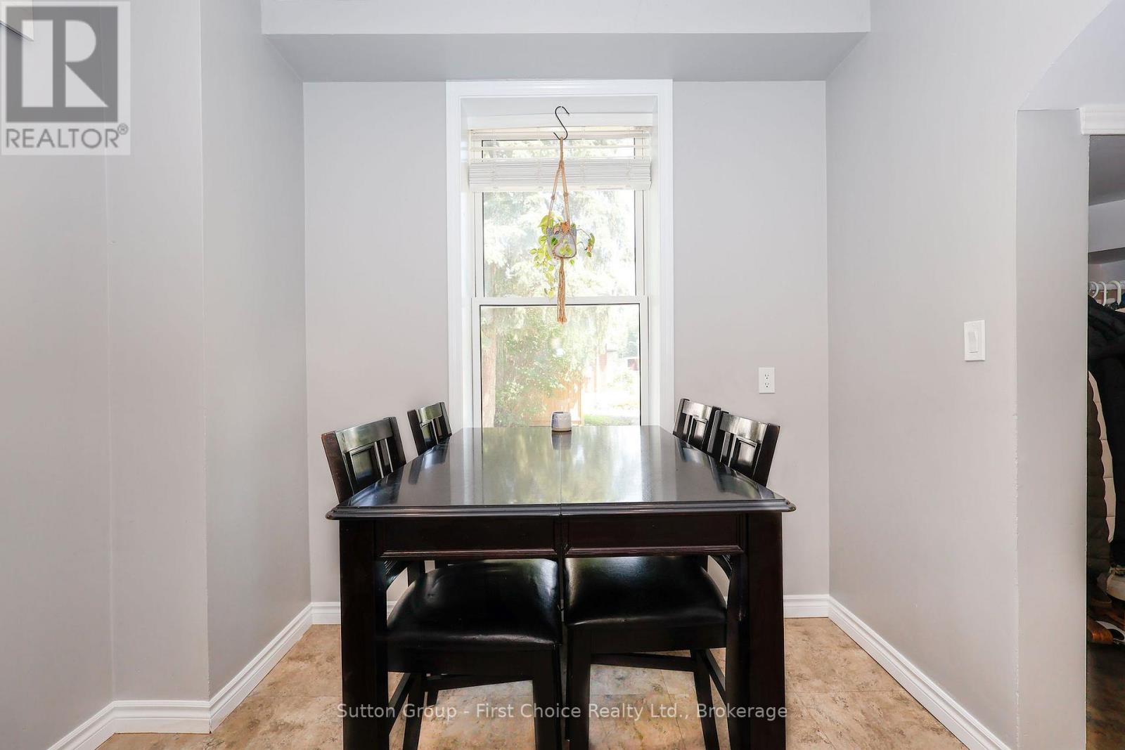 64 Dufferin Street, Stratford, Ontario  N5A 2G5 - Photo 10 - X12346064