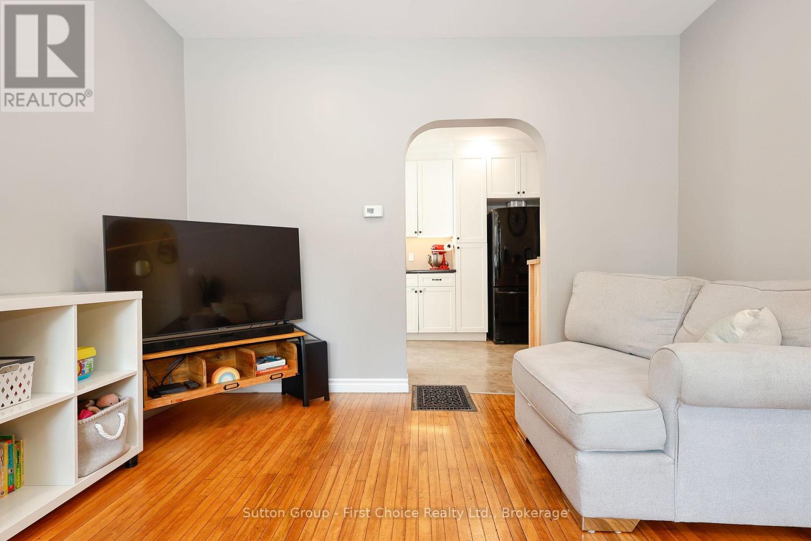 64 Dufferin Street, Stratford, Ontario  N5A 2G5 - Photo 16 - X12346064