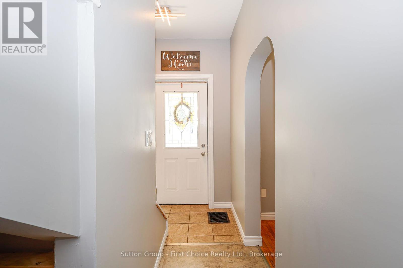 64 Dufferin Street, Stratford, Ontario  N5A 2G5 - Photo 18 - X12346064