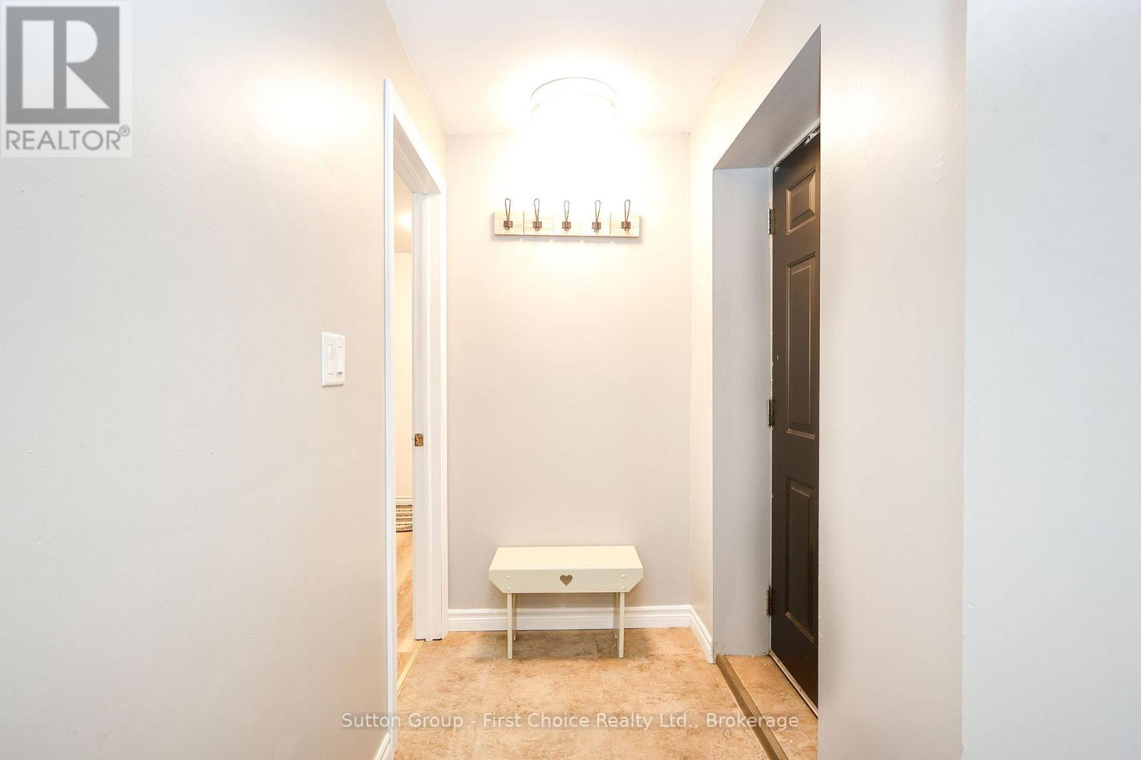 64 Dufferin Street, Stratford, Ontario  N5A 2G5 - Photo 23 - X12346064