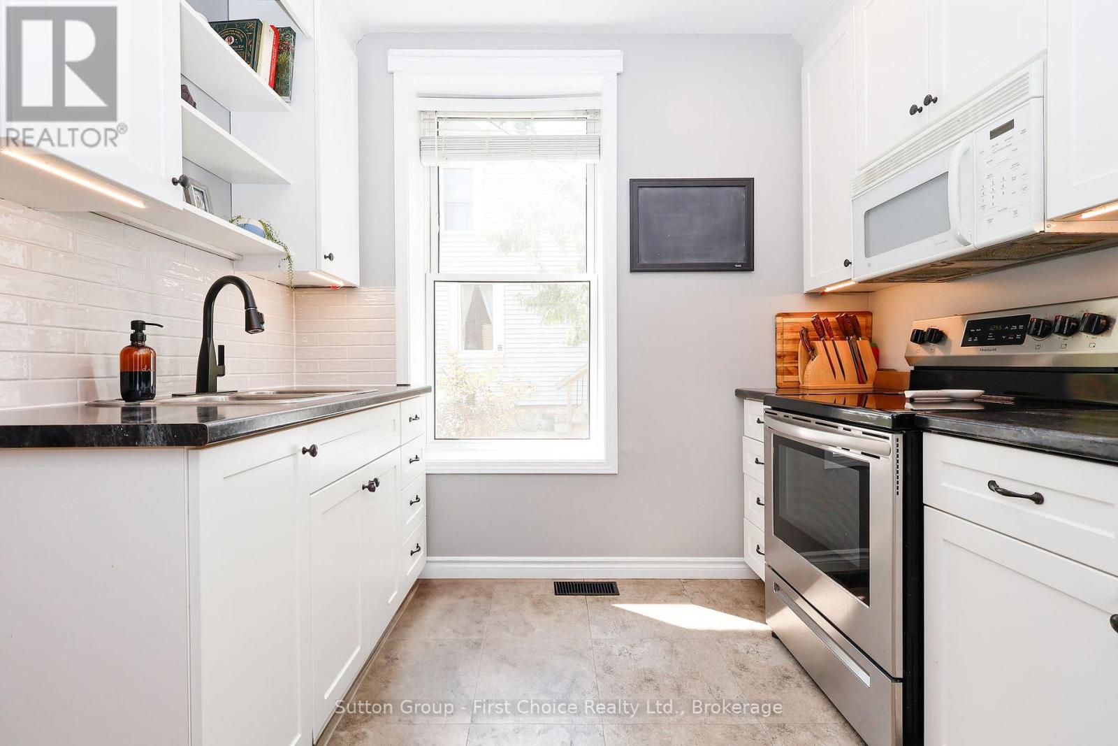 64 Dufferin Street, Stratford, Ontario  N5A 2G5 - Photo 4 - X12346064