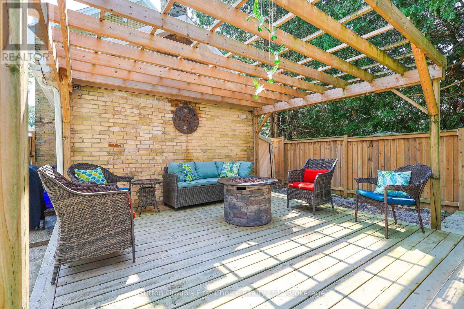 64 Dufferin Street, Stratford, Ontario  N5A 2G5 - Photo 40 - X12346064