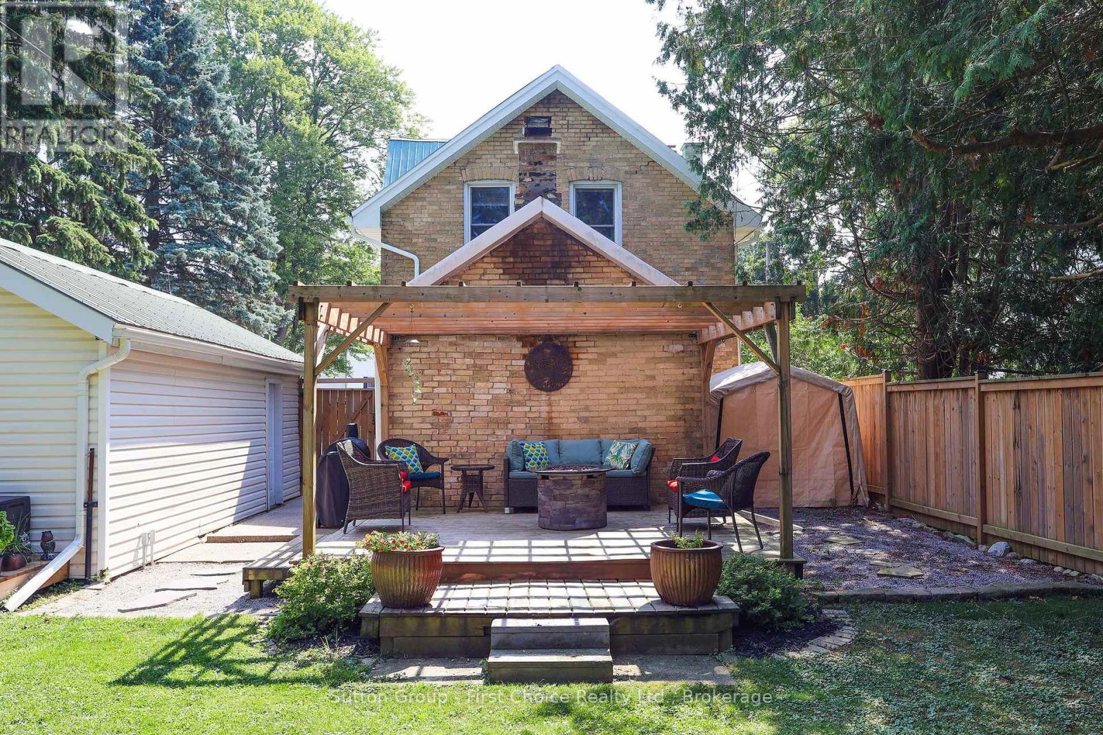 64 Dufferin Street, Stratford, Ontario  N5A 2G5 - Photo 42 - X12346064