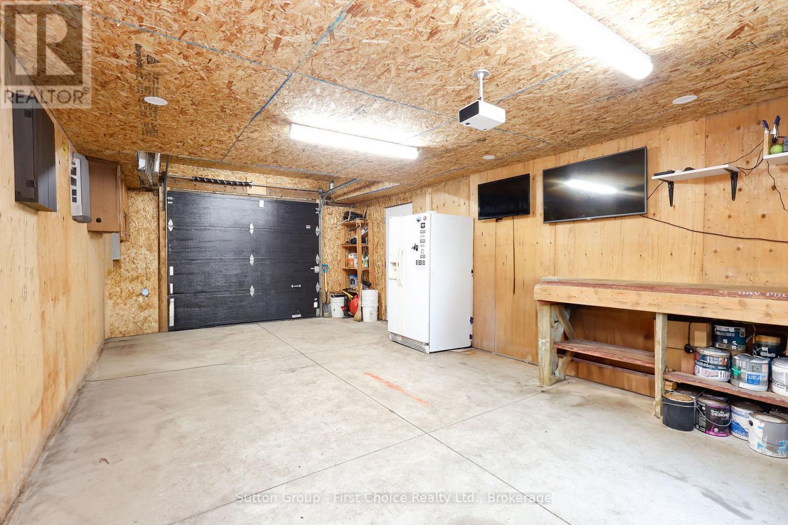 64 Dufferin Street, Stratford, Ontario  N5A 2G5 - Photo 49 - X12346064