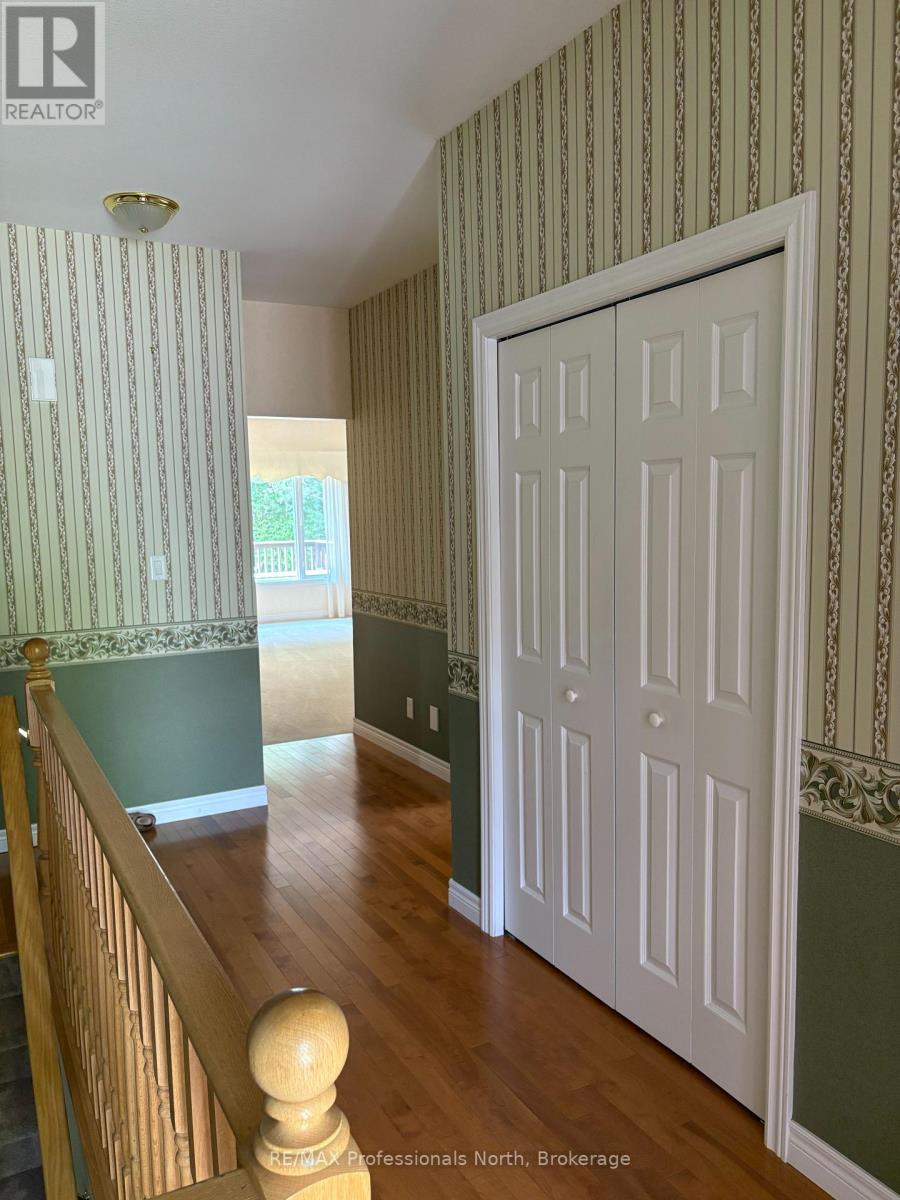 27 Kirbys Way, Huntsville, Ontario  P1H 2M6 - Photo 10 - X12346084