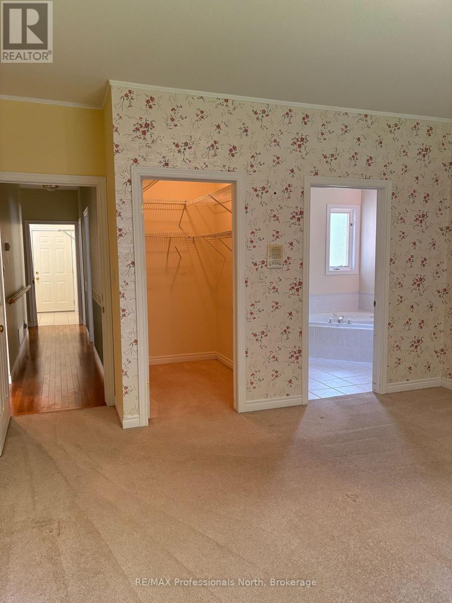 27 Kirbys Way, Huntsville, Ontario  P1H 2M6 - Photo 28 - X12346084
