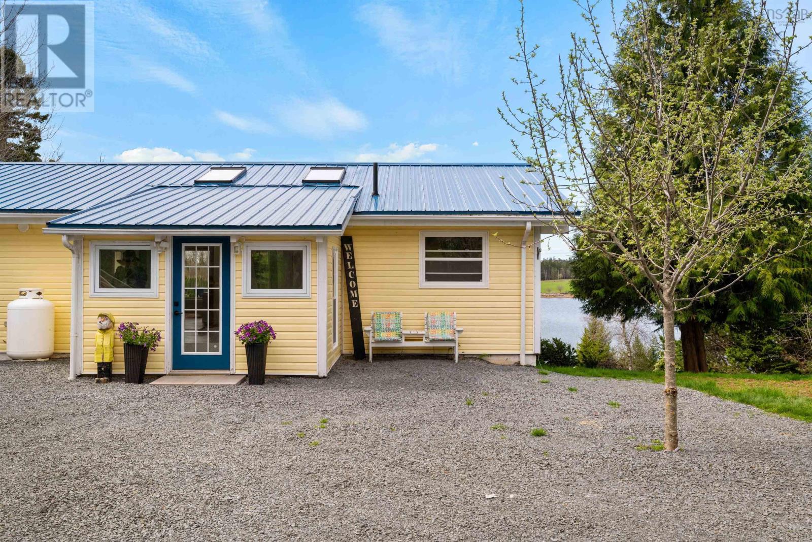 42 Goldfinch Lane, Heckmans Island, Nova Scotia  B0J 2C0 - Photo 3 - 202510681