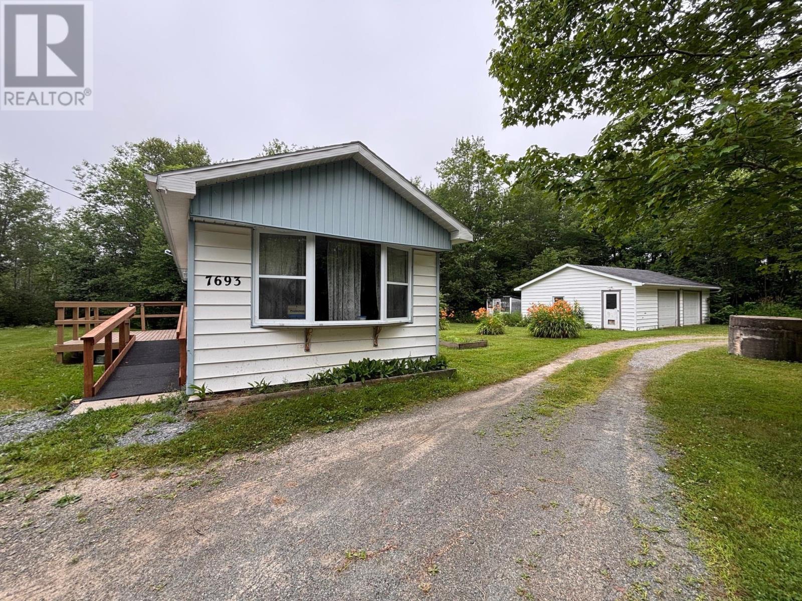 7693 Highway 14, Hardwood Lands, Nova Scotia  B0N 1Y0 - Photo 2 - 202518276
