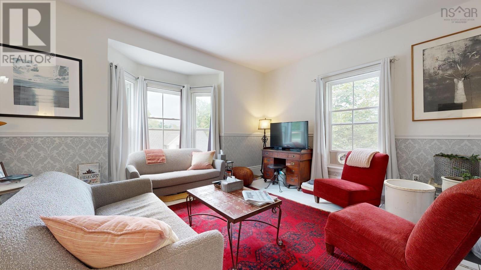 16 John Street, Shelburne, Nova Scotia  B0T 1W0 - Photo 8 - 202420134