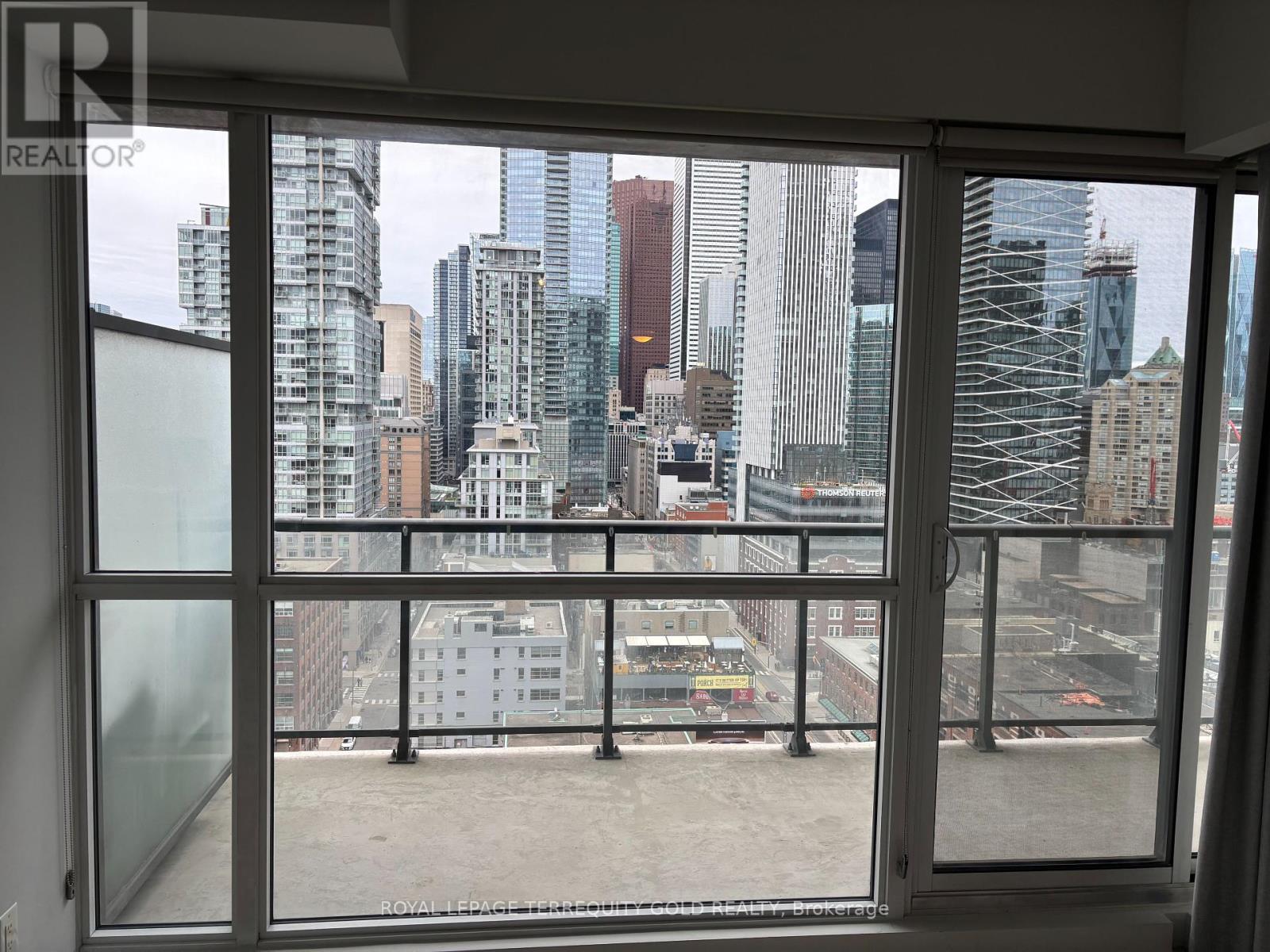 1706 - 290 Adelaide Street W, Toronto, Ontario  M5V 0P3 - Photo 9 - C12346051