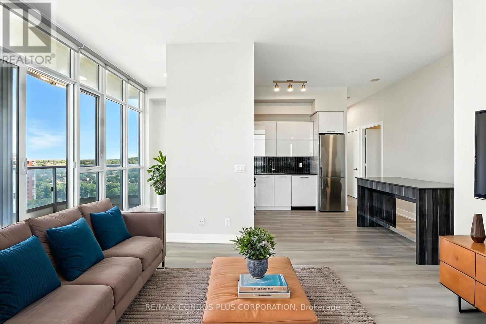 Property at LPH15 - 9471 YONGE STREET image 3