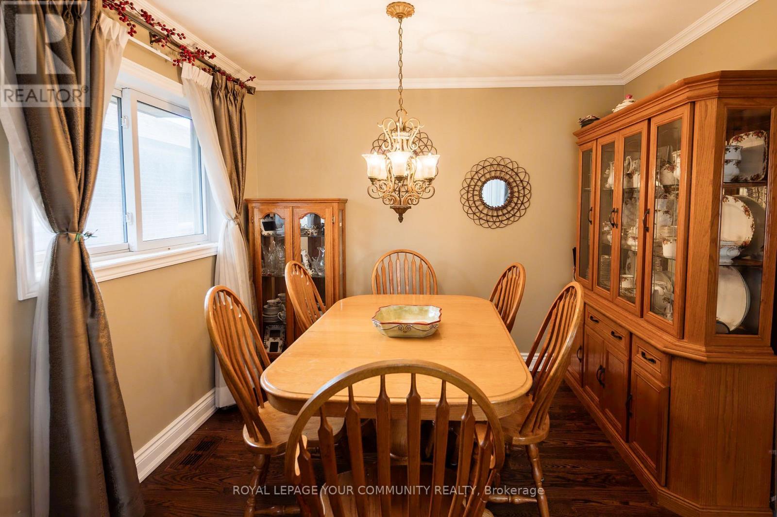 122 Beaver Bend Crescent, Toronto, Ontario  M9B 5S1 - Photo 16 - W12329483