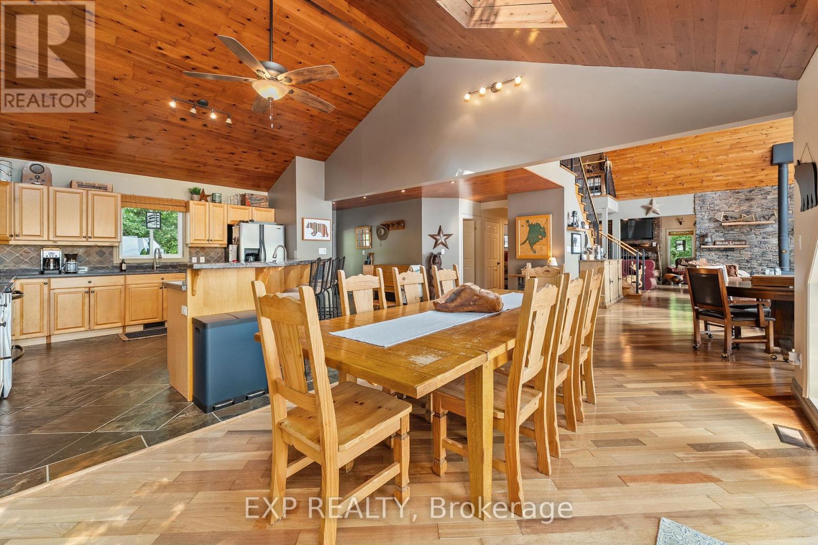 548 Bear Road, Georgina Islands, Ontario  L0E 1R0 - Photo 14 - N12346058