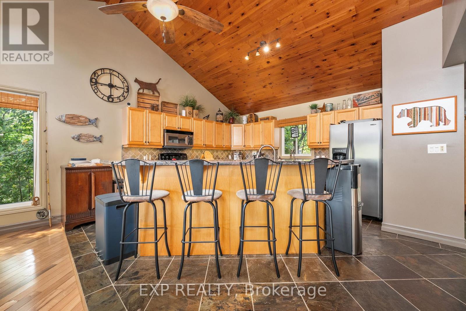 548 Bear Road, Georgina Islands, Ontario  L0E 1R0 - Photo 16 - N12346058