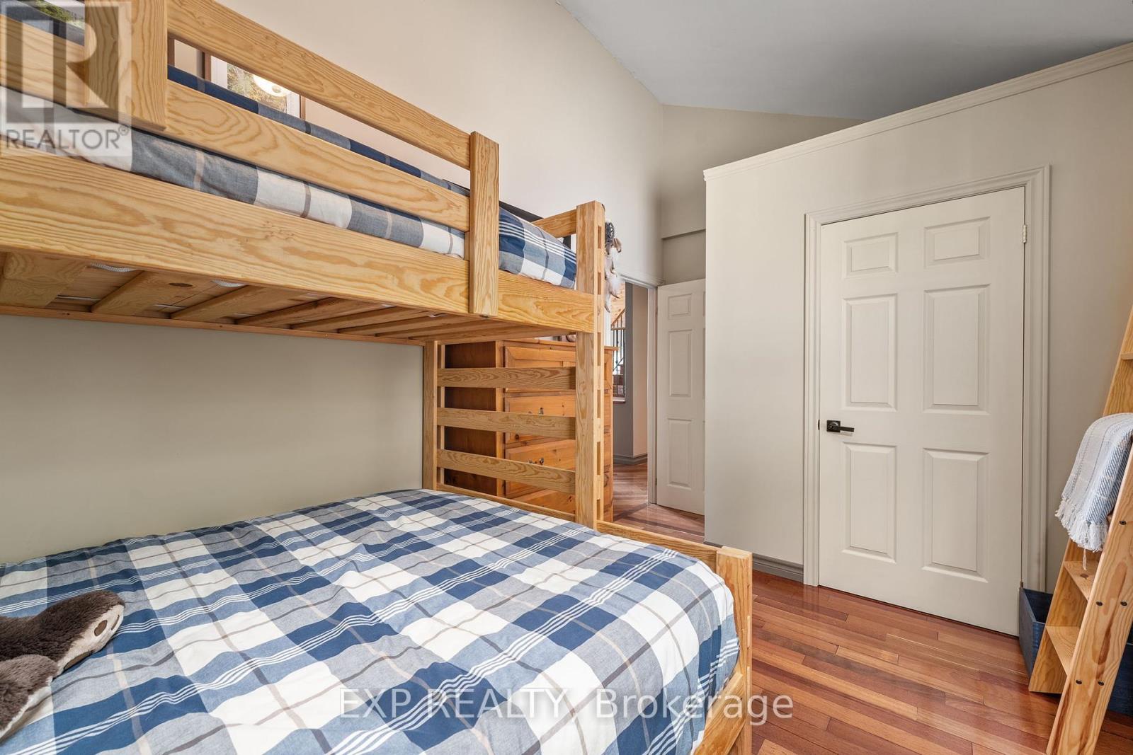 548 Bear Road, Georgina Islands, Ontario  L0E 1R0 - Photo 25 - N12346058