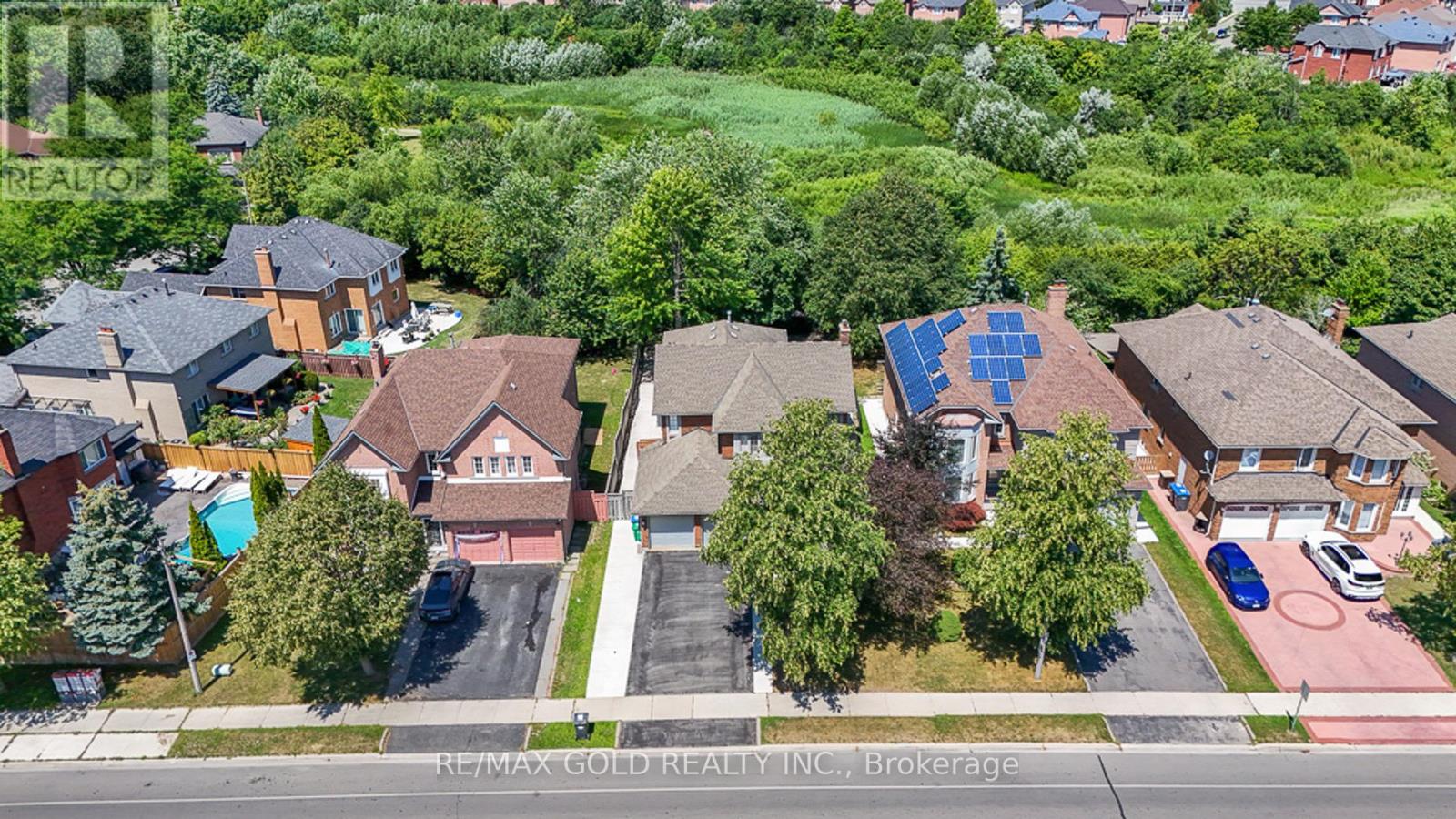 20 MOUNTAINBERRY ROAD, Brampton, Ontario
