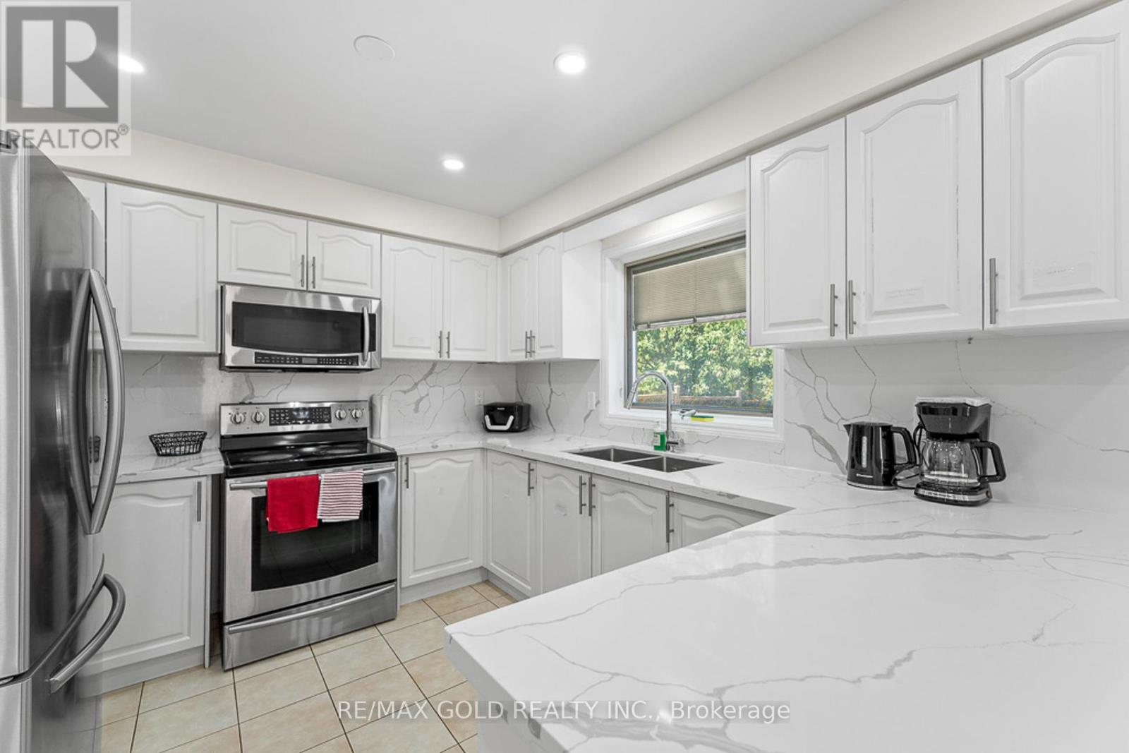 20 Mountainberry Road, Brampton, Ontario  L6R 1J2 - Photo 14 - W12346056